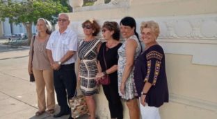 Restauro dei leoni_Cienfuegos2